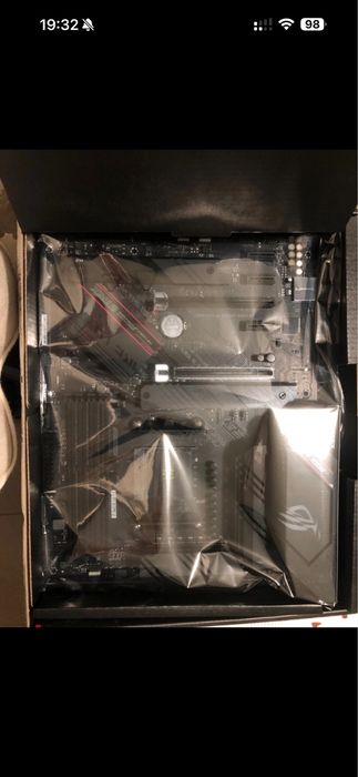 Placa de baza Asus rogstrix B550f gaming