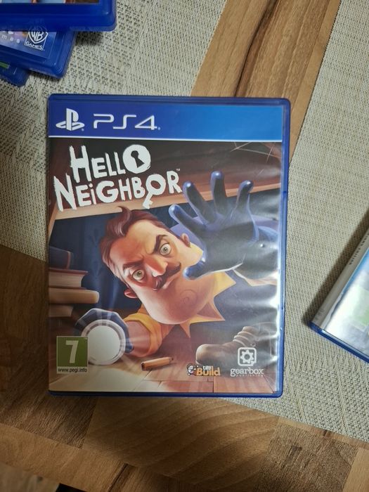 PlayStation 4 + игри + един джойстик