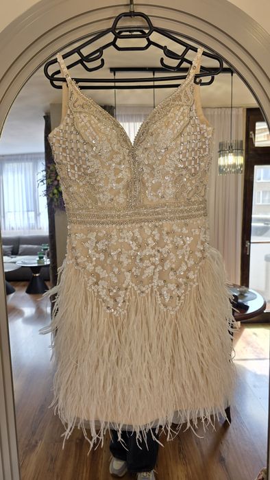 Официална рокля с естествени пера