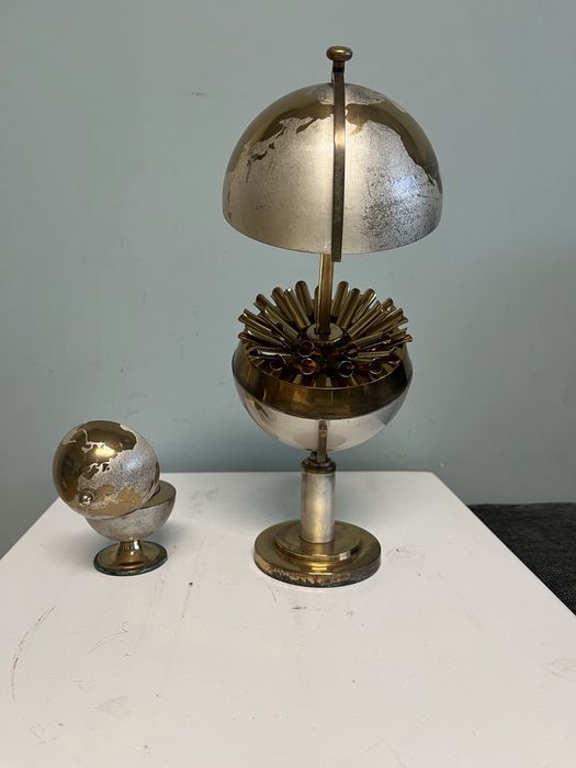 Глобус - диспенсър / 50-те