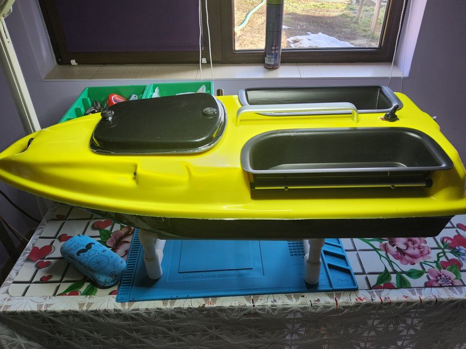 NAVOMODEL DE VITEZA / Barcuta de pescuit, 4s, motor brushless