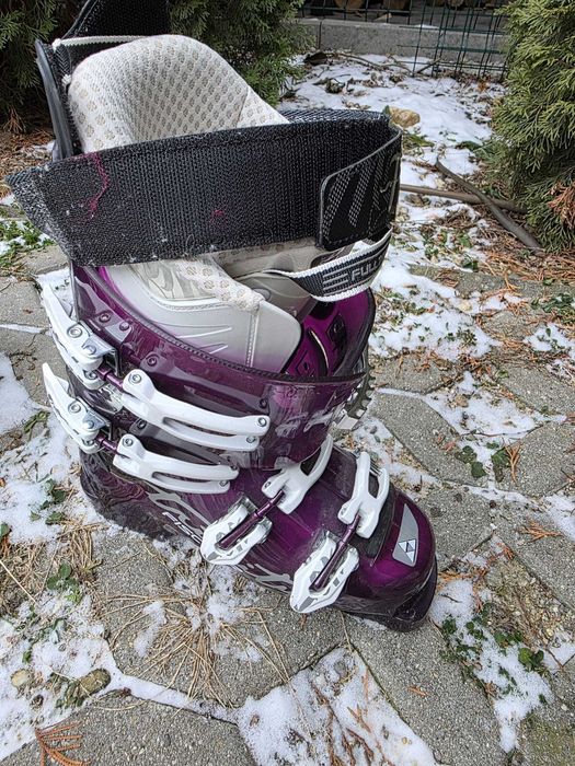 Vând clăpari damă, mărimea 37, mov, marca Fischer