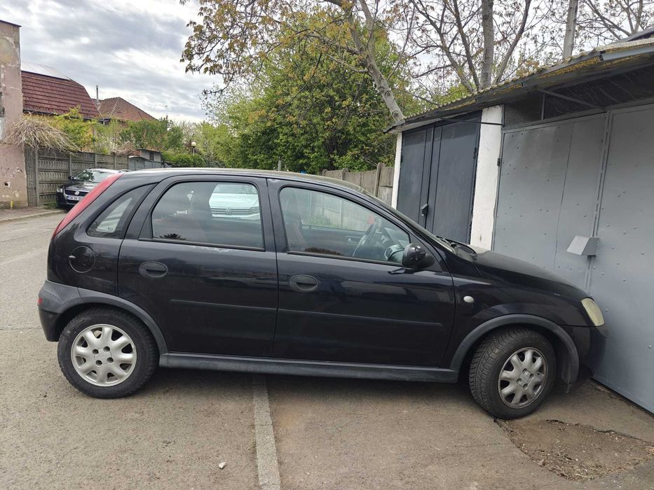 Automobil Opel Corsa, motor 1.2 benzina, an 2002