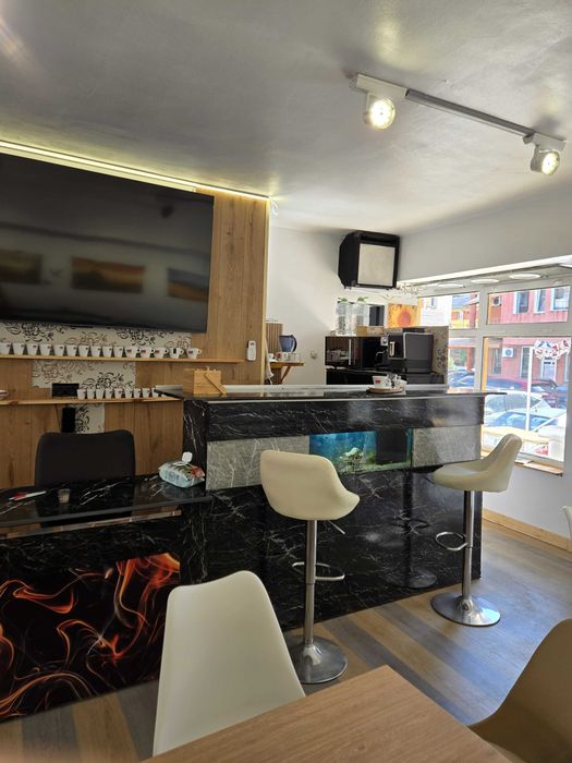 Mobilier complet pentru bar / cafenea – Stare excelentă!