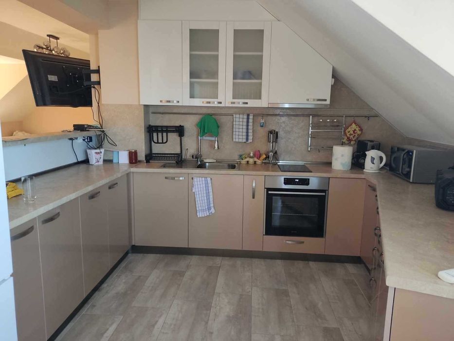 Дава се под наем Многостаен апартамент в Бургас, Сарафово - 240 кв.м за 750 € - Снимка #6