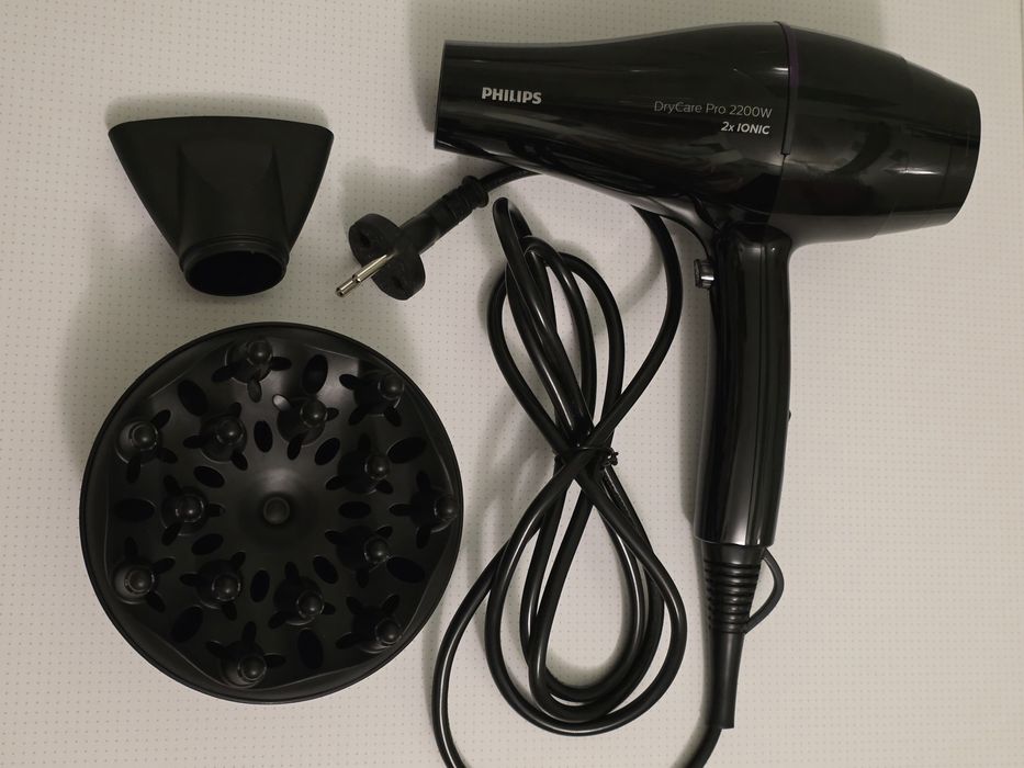 Фен Philips DryCare Pro