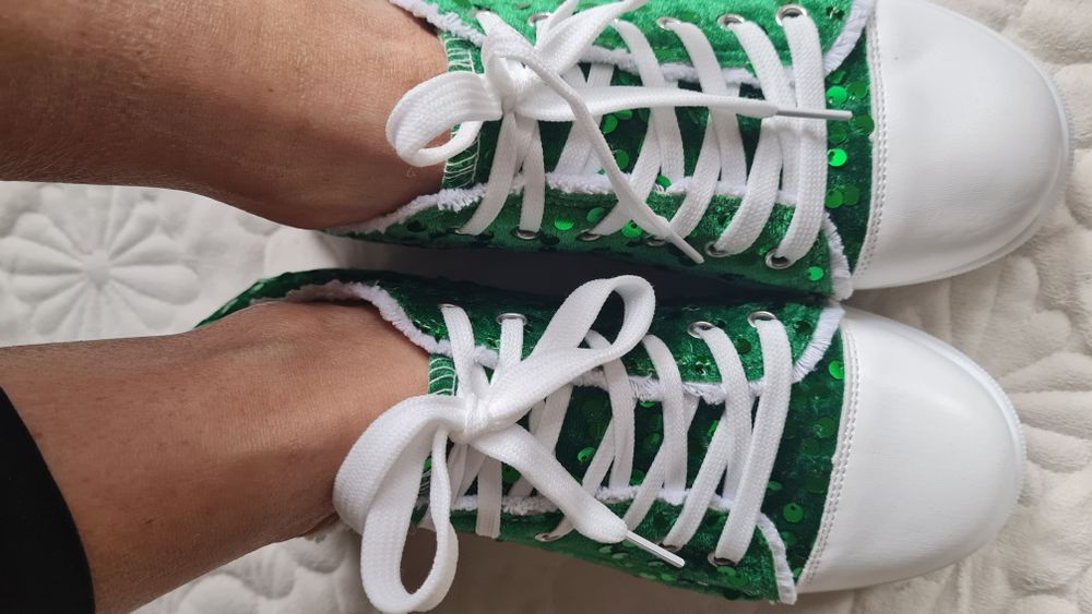 Зелени кецове( паетки)