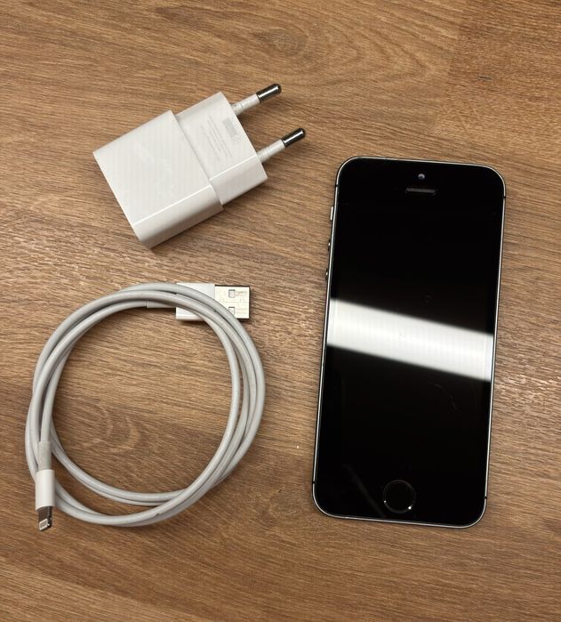 Телефон iPhone 5s