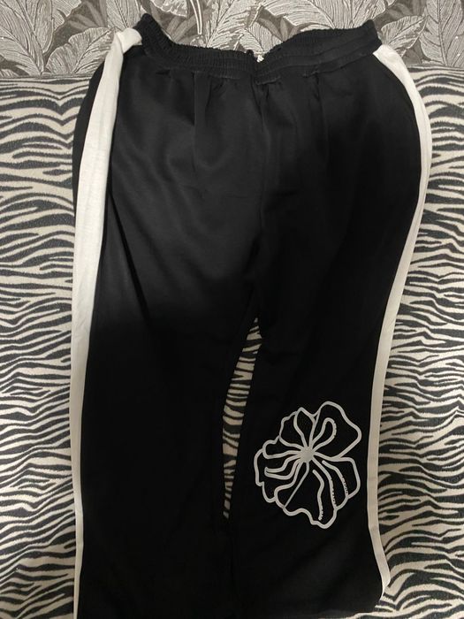 Продам женский костюм