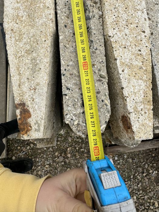 Stalpi de beton / Spalieri pentru gard, vie, zmeura etc.