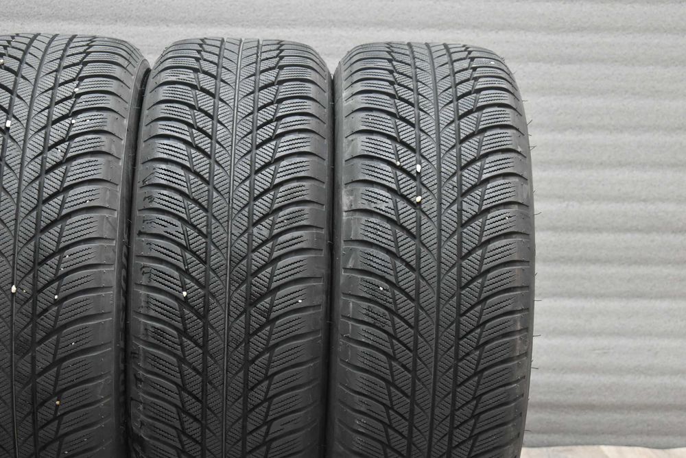 Зимни гуми 225/55/17 Bridgestone