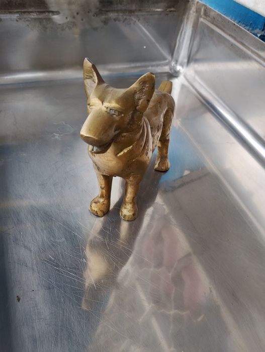 Бронзова статуя Куче