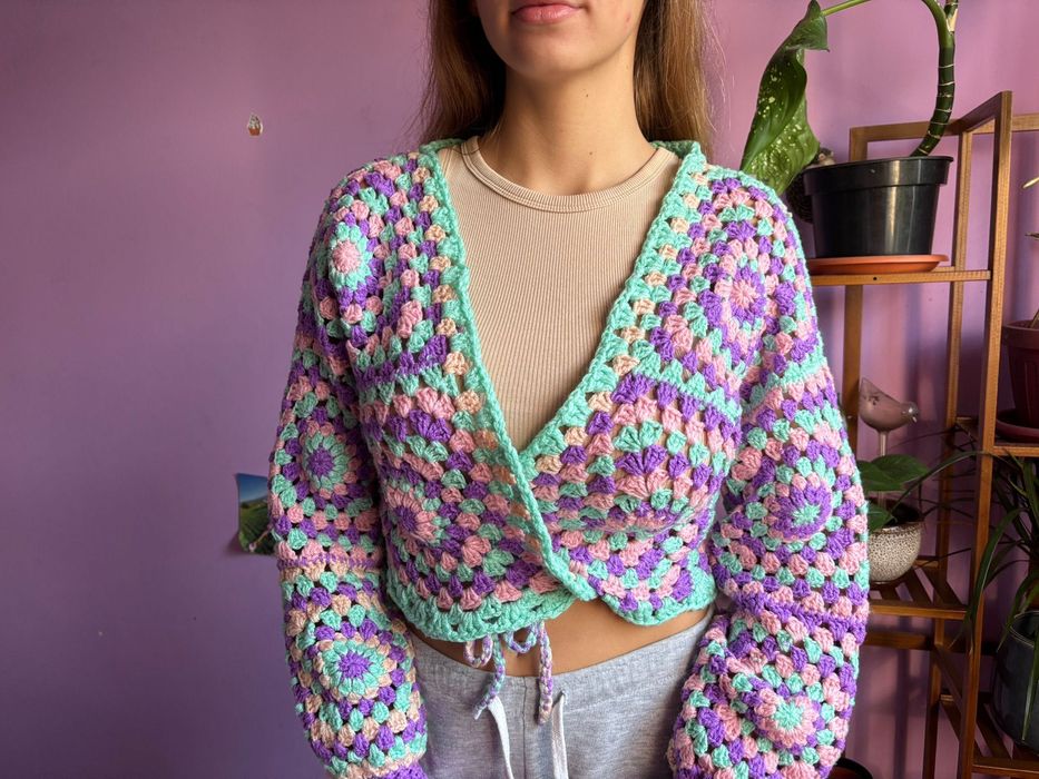 Bluza crosetata cu snur