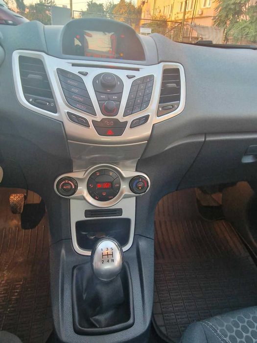 FORD Fiesta 2010 — imagine 4