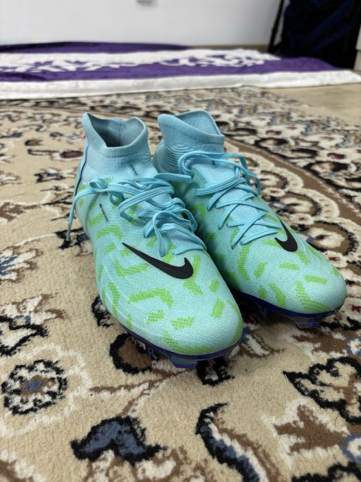 Продам бусты Nike