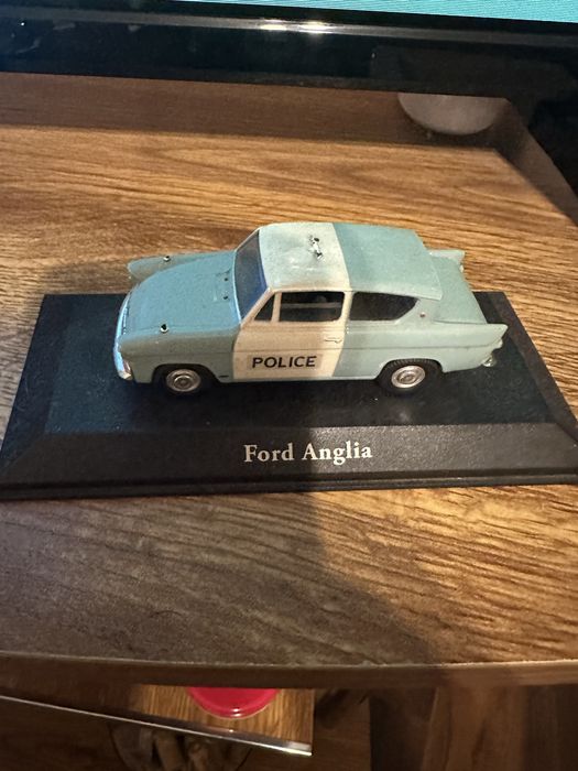 Vand 3 machete in stare buna