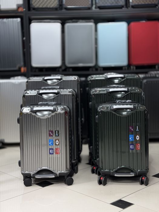 Новые чемодан из поликарбоната средний / chamadon