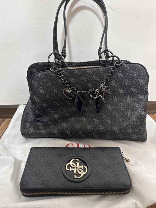 Дамска чанта GUESS