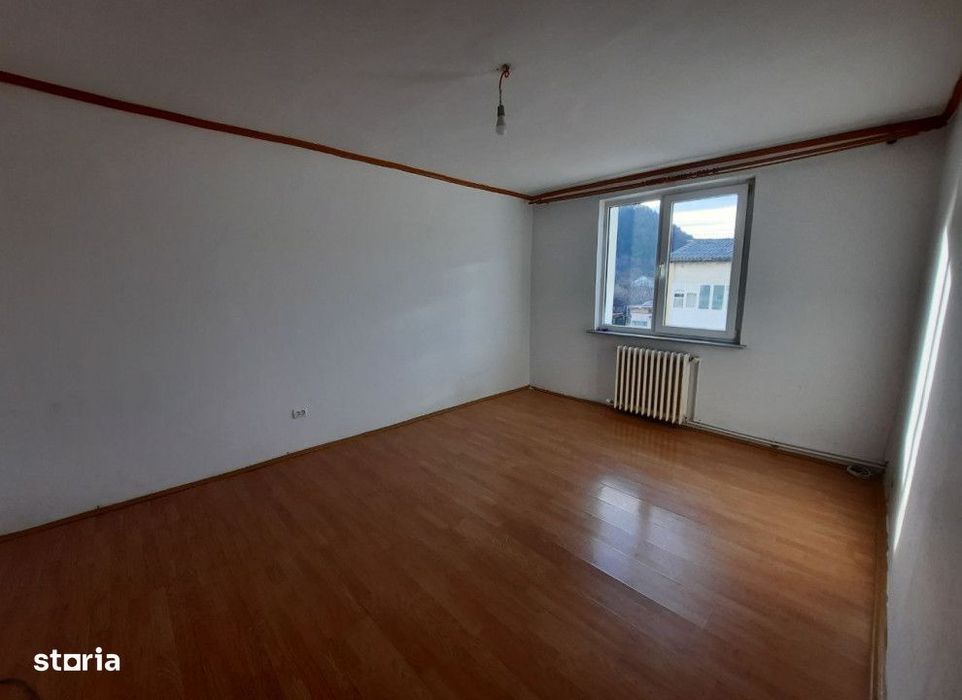 Apartament  2 camere Calea Romanului , 52 metri, etaj 4 Cod:156883