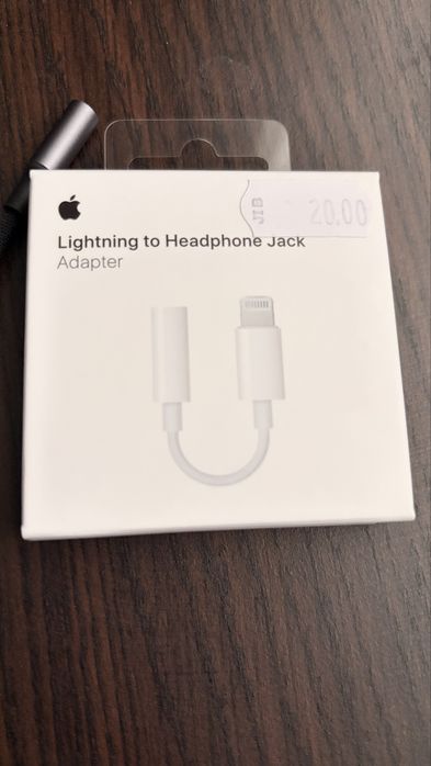 Lightning to headphone jack Adapter