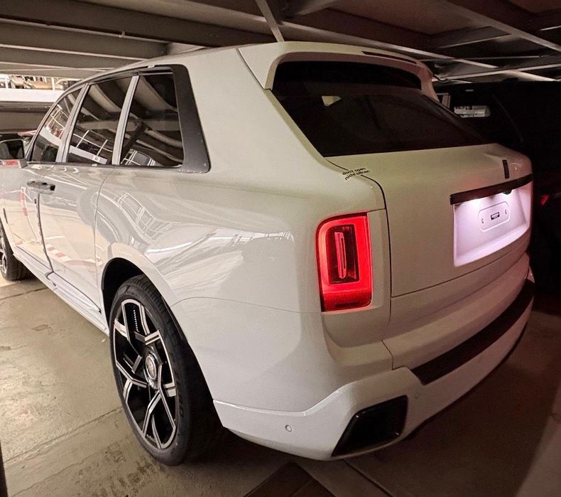 Rolls Royce Cullinan Black Badge White MY2026