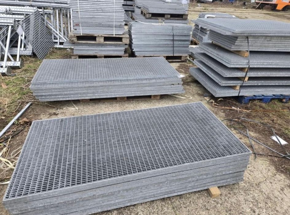 Trepte și gratare zincate