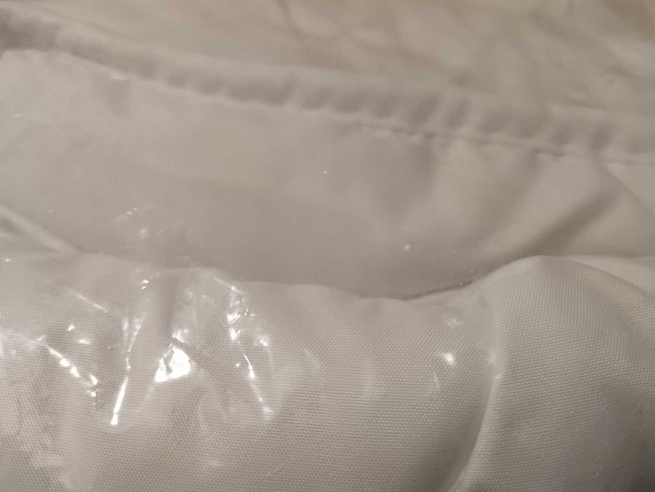 Нов спален комплект + олекотена завивка + възгавница.