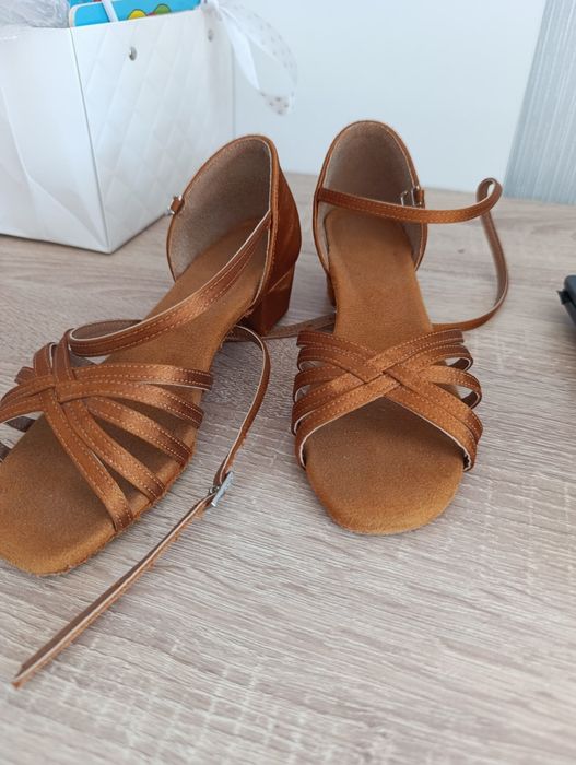 Продам туфли для танцев