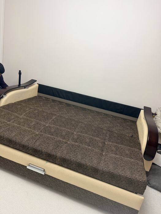 Диван в зорошем состоянии