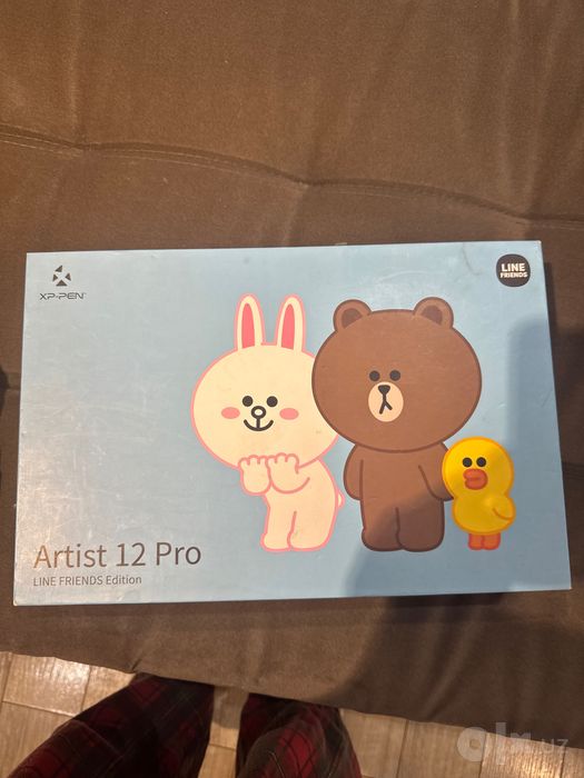 Artist display 12