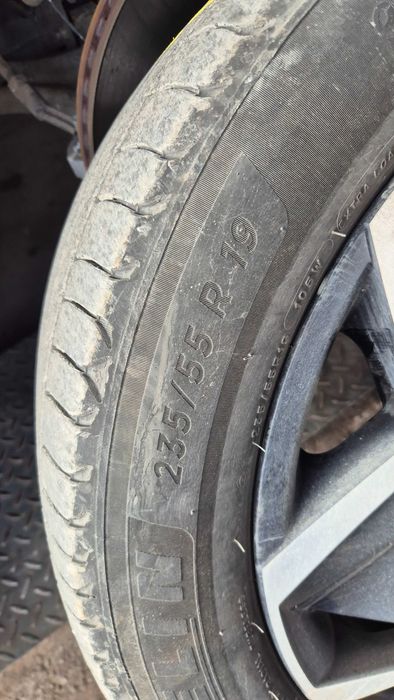 Продавам 4 броя летни гуми втора ръка Michelin Primacy 4 235/55/R19