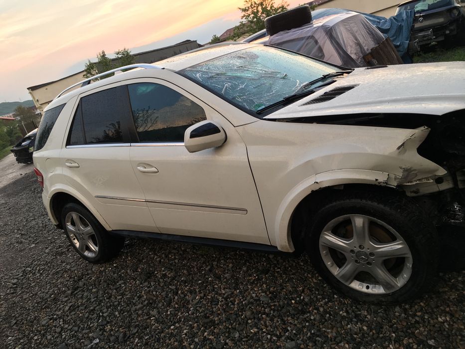 PIESE dezmembrari  mercedes ML W164  3.0D an 2010