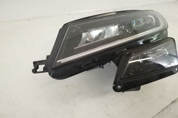 Фар Ляв Оригинален Пълен Лед В Добро Състояние Шкода / Skoda Kodiaq Ля