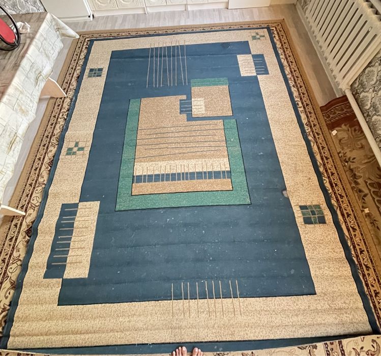 Ковры кілем в хорошем состоение