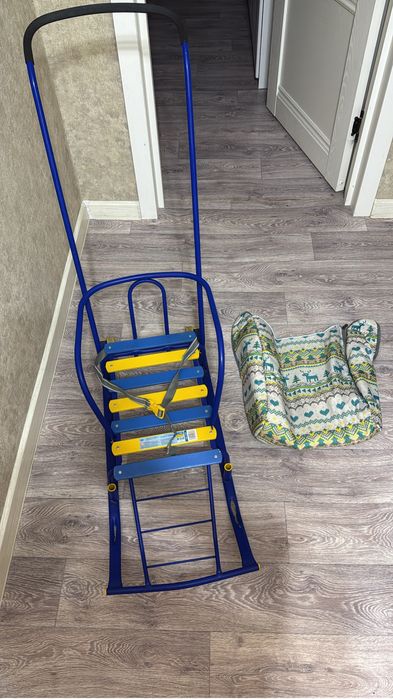 Продаются зимние сани