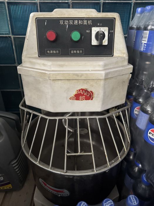 Тестомес производственный