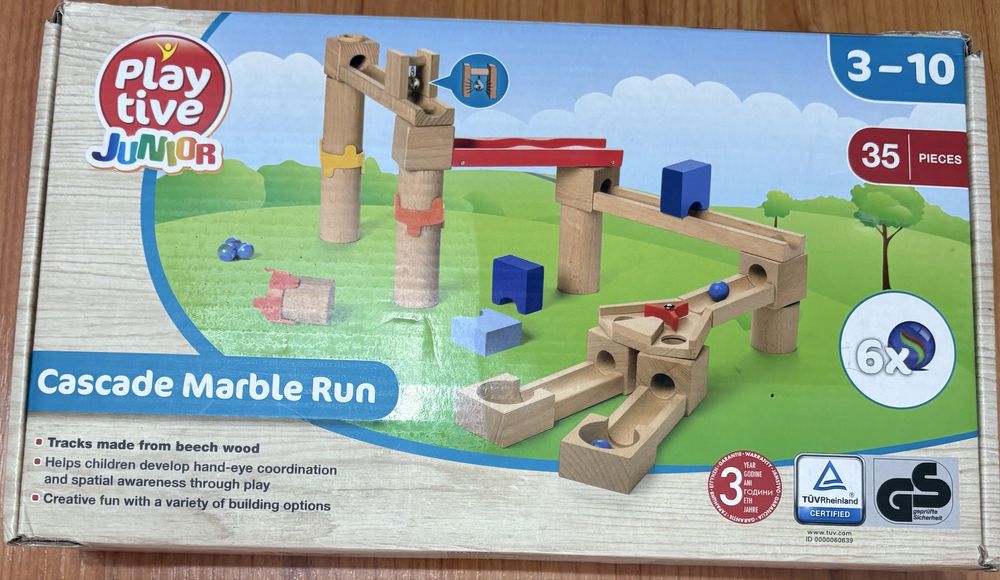 Vând joc construcție cu piese din lemn, circuit cu bile