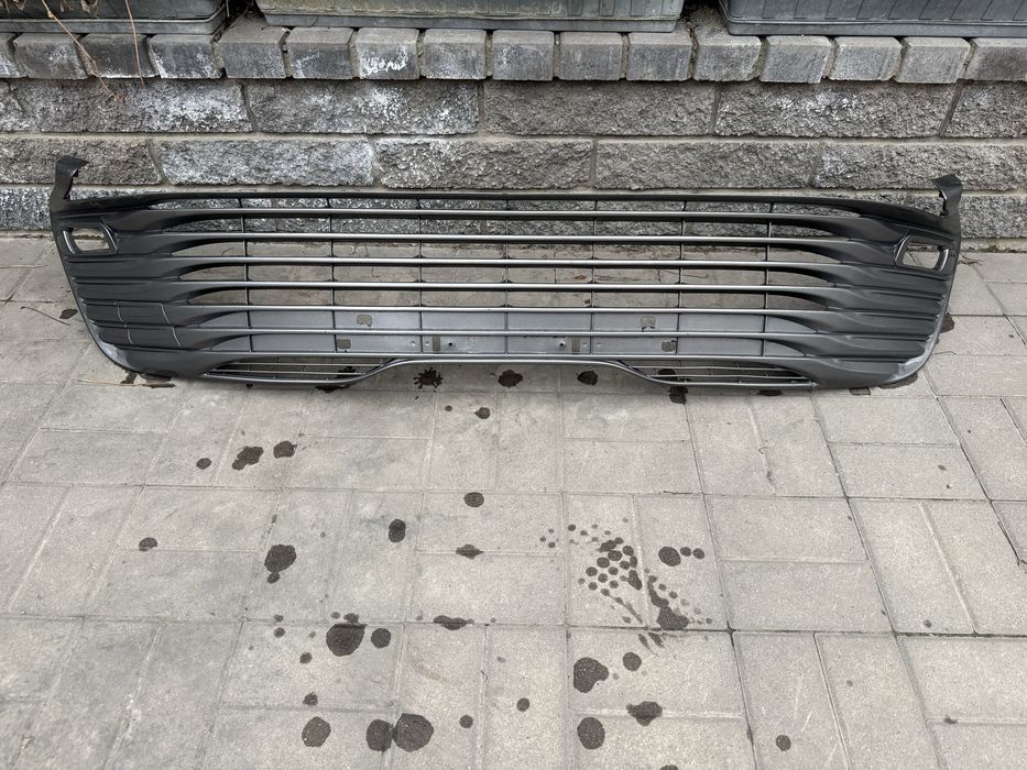 Решетка в бампер Тойота Камри 70