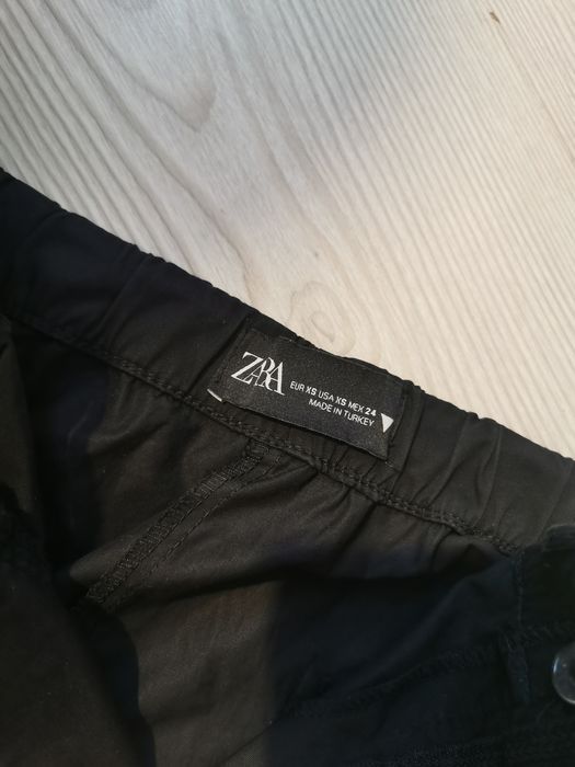 Crop top cu șnur Zara