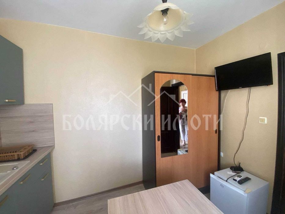 Дава се под наем Тристаен апартамент в Велико Търново, Център - 90 кв.м за 358 € - Снимка #1