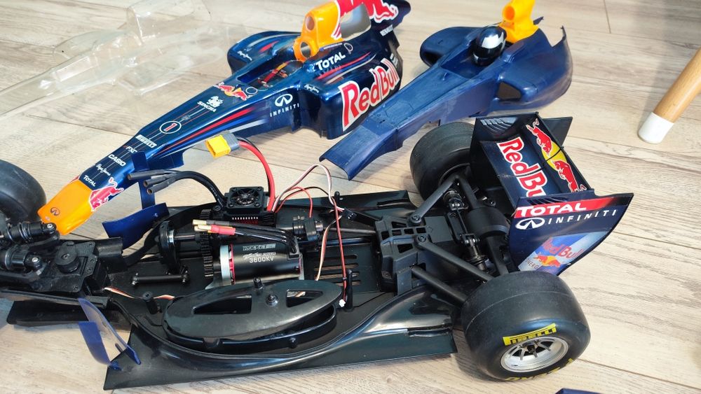Продавам F1 rc Kyosho rb7 1:7 модел на