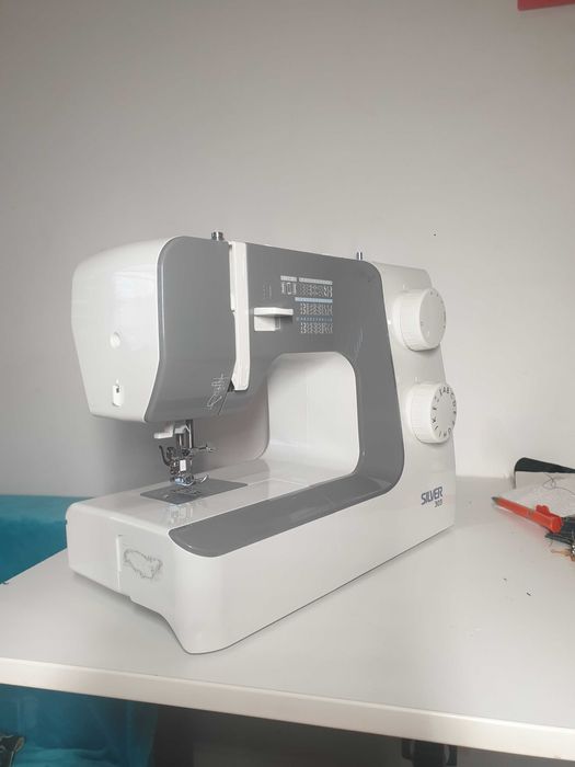 Masina de cusut Silver 303