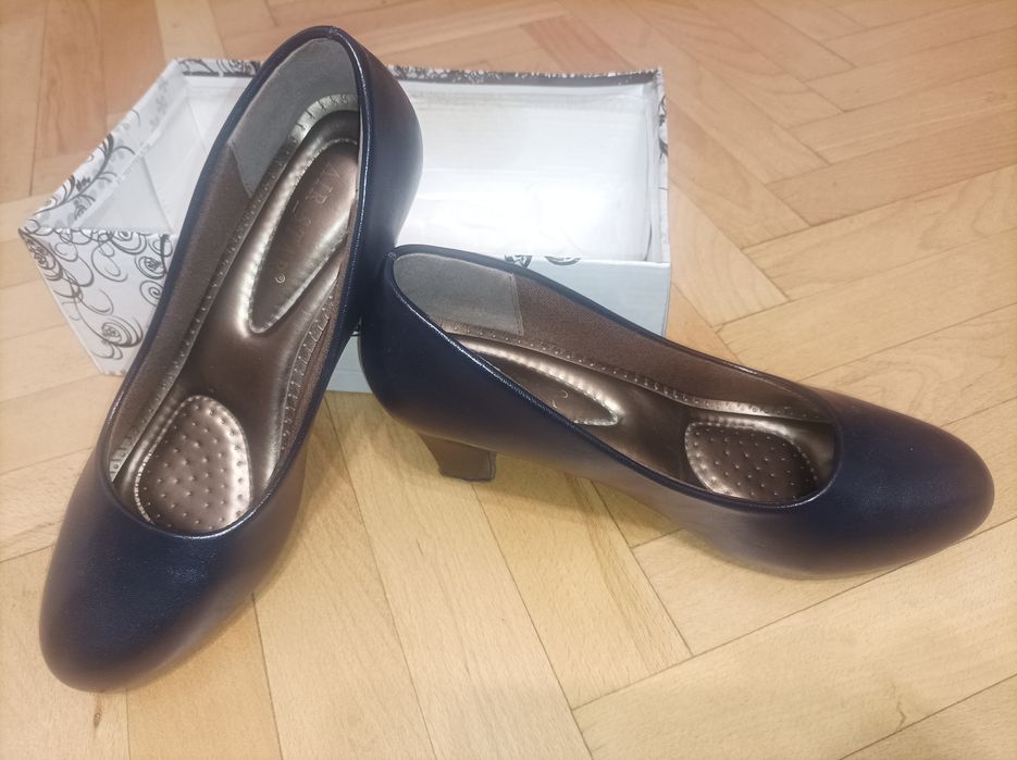 Дамски обувки по 10лв