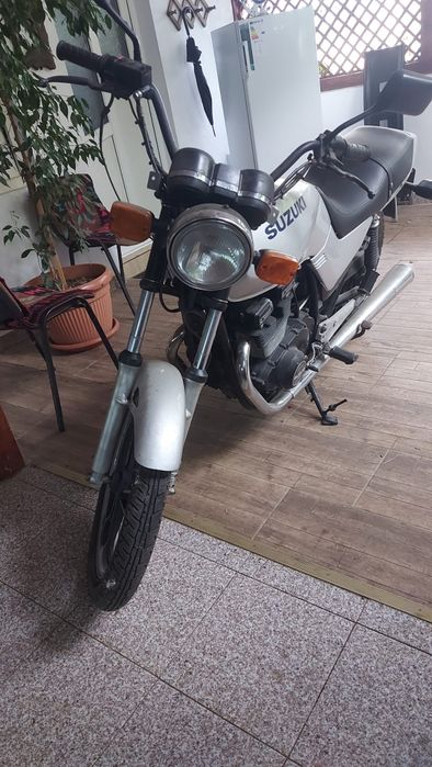 Vand motocicleta Suzuki