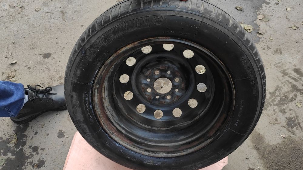 Продам диск с резиной