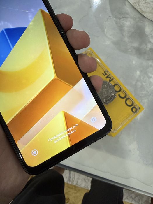Продам телефон Poco M5