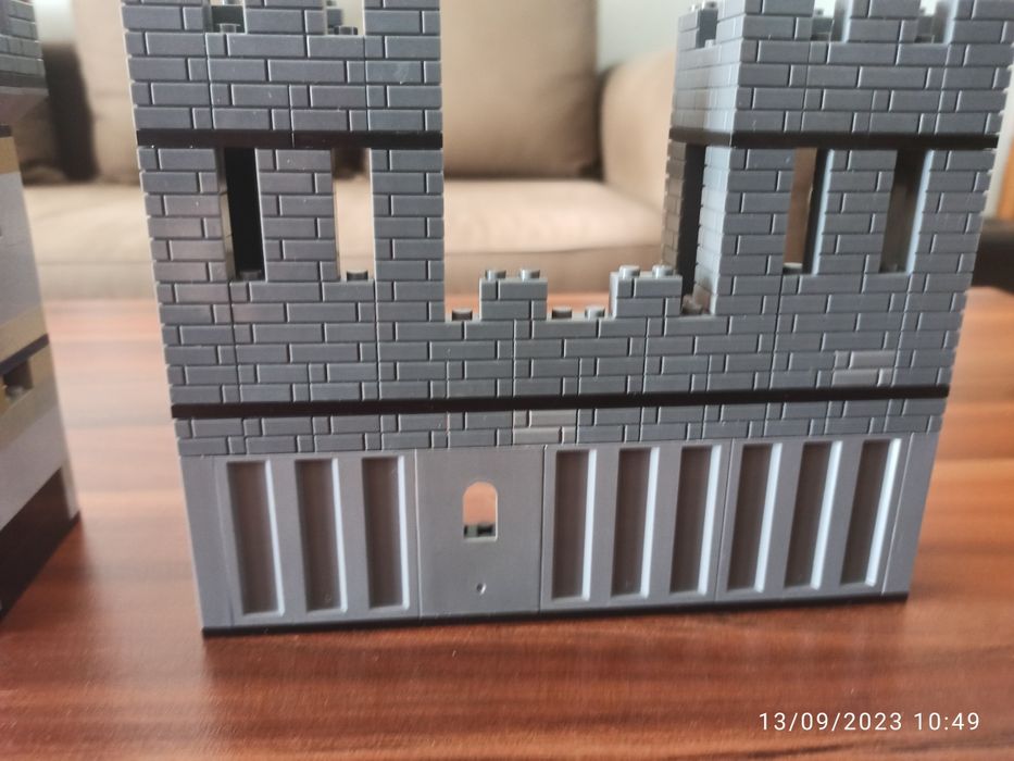 Лот китайско лего над 10 кг и 150  фигурки и екипировка