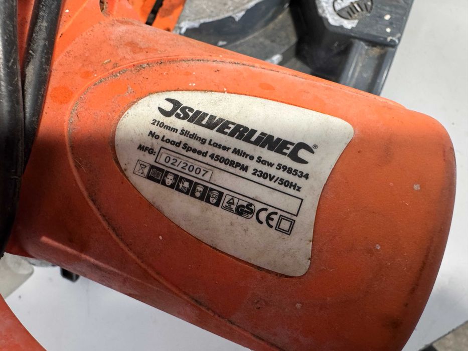 Циркуляр пендула - Silverline 1500 W/ 210mm