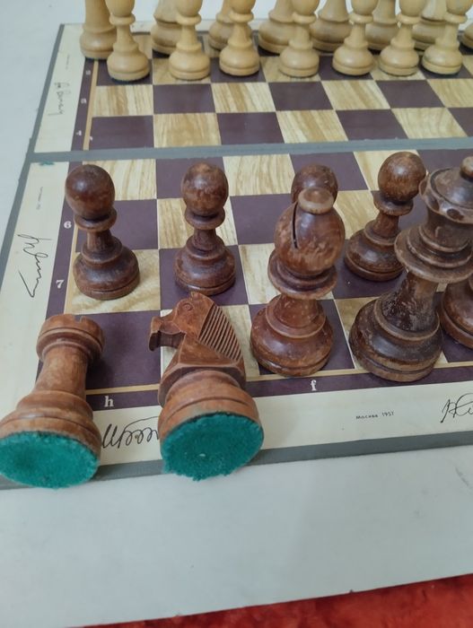 Шахматы продам деревянные