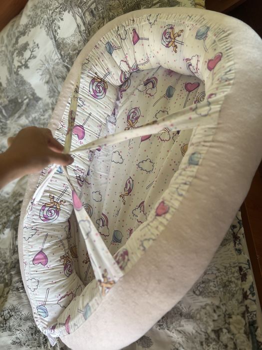 Бебешко гнездо с възможност за откопчаване отдолу двулицево